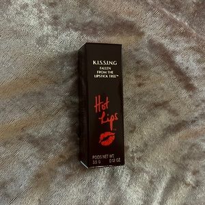 Charlotte Tilbury K.I.S.S.I.N.G Lipstick “Hot Emily”